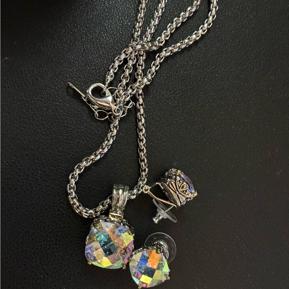 Elegant Silver Necklace and Earring Set